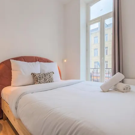 1 Bedroom Near Catholic 아파트 릴
